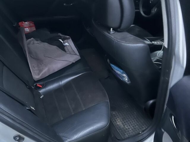 Сірий Тойота Авенсіс, об'ємом двигуна 2 л та пробігом 357 тис. км за 6000 $, фото 4 на Automoto.ua