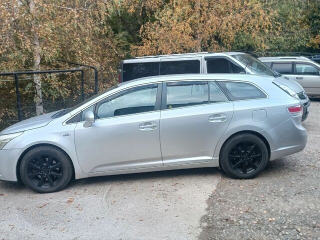 Серый Тойота Авенсис, объемом двигателя 2.2 л и пробегом 189 тыс. км за 9000 $, фото 4 на Automoto.ua