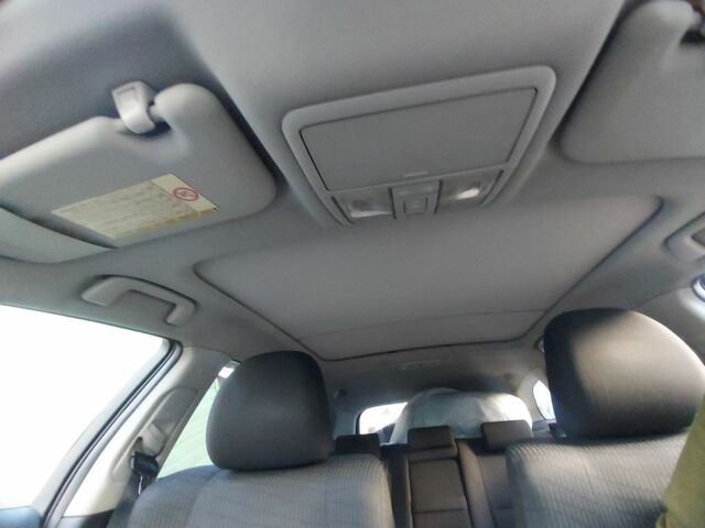 Сірий Тойота Авенсіс, об'ємом двигуна 2 л та пробігом 301 тис. км за 4076 $, фото 1 на Automoto.ua