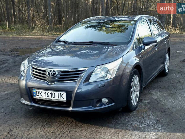 Серый Тойота Авенсис, объемом двигателя 2.23 л и пробегом 202 тыс. км за 9999 $, фото 1 на Automoto.ua