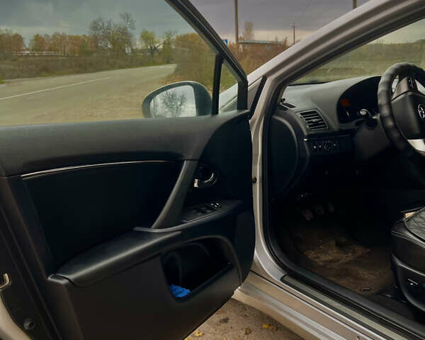 Серый Тойота Авенсис, объемом двигателя 2.23 л и пробегом 275 тыс. км за 8300 $, фото 12 на Automoto.ua