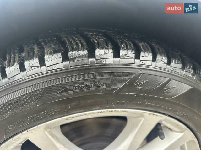 Сірий Тойота Авенсіс, об'ємом двигуна 2 л та пробігом 251 тис. км за 7999 $, фото 27 на Automoto.ua