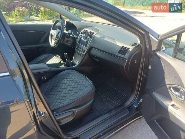 Серый Тойота Авенсис, объемом двигателя 2 л и пробегом 227 тыс. км за 8350 $, фото 3 на Automoto.ua
