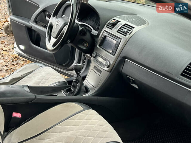 Серый Тойота Авенсис, объемом двигателя 2 л и пробегом 250 тыс. км за 6999 $, фото 46 на Automoto.ua