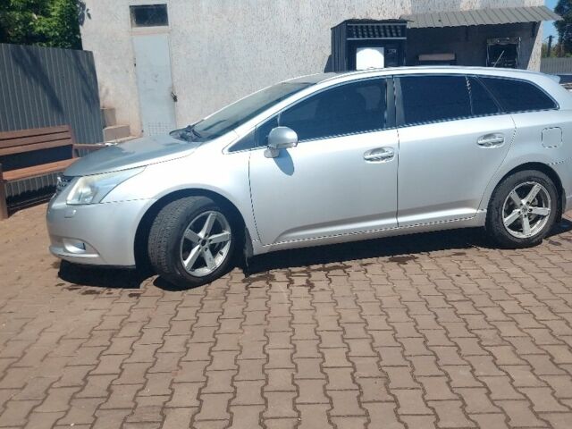 Серый Тойота Авенсис, объемом двигателя 2.2 л и пробегом 290 тыс. км за 8700 $, фото 2 на Automoto.ua