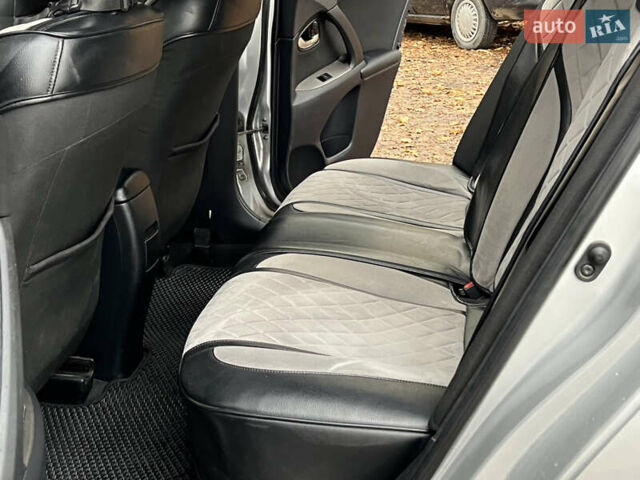 Серый Тойота Авенсис, объемом двигателя 2 л и пробегом 250 тыс. км за 6999 $, фото 51 на Automoto.ua