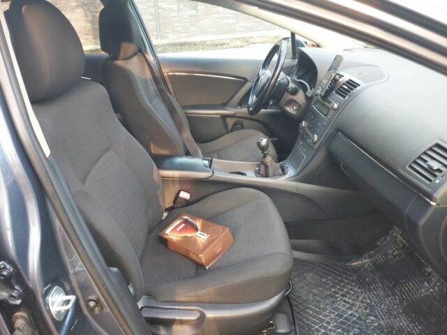 Сірий Тойота Авенсіс, об'ємом двигуна 2 л та пробігом 301 тис. км за 4076 $, фото 12 на Automoto.ua