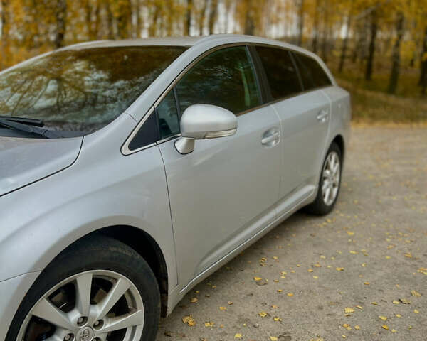 Серый Тойота Авенсис, объемом двигателя 2.23 л и пробегом 275 тыс. км за 8300 $, фото 3 на Automoto.ua
