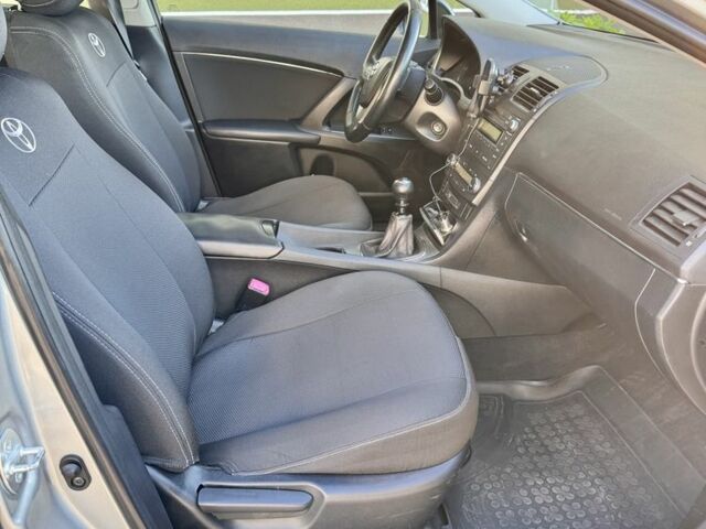 Серый Тойота Авенсис, объемом двигателя 1.8 л и пробегом 300 тыс. км за 9100 $, фото 3 на Automoto.ua