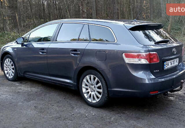 Серый Тойота Авенсис, объемом двигателя 2.23 л и пробегом 202 тыс. км за 9999 $, фото 3 на Automoto.ua