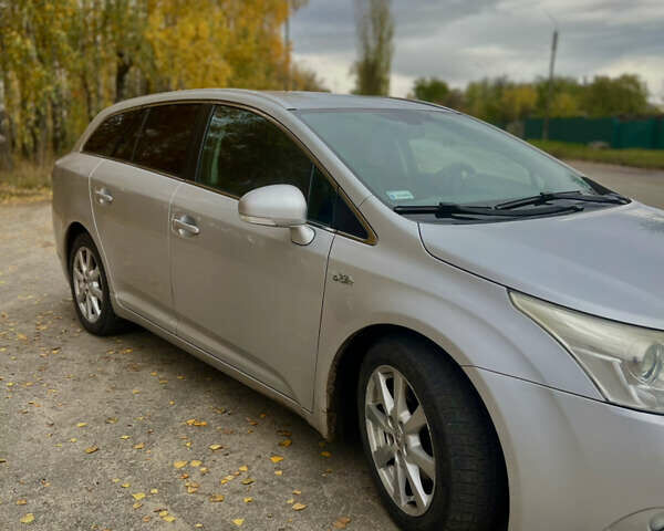 Серый Тойота Авенсис, объемом двигателя 2.23 л и пробегом 275 тыс. км за 8300 $, фото 7 на Automoto.ua