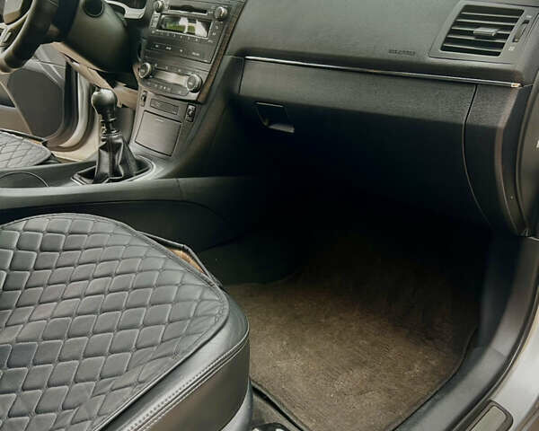 Серый Тойота Авенсис, объемом двигателя 2.23 л и пробегом 275 тыс. км за 8300 $, фото 14 на Automoto.ua
