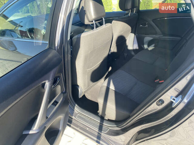 Серый Тойота Авенсис, объемом двигателя 2.2 л и пробегом 359 тыс. км за 8500 $, фото 5 на Automoto.ua