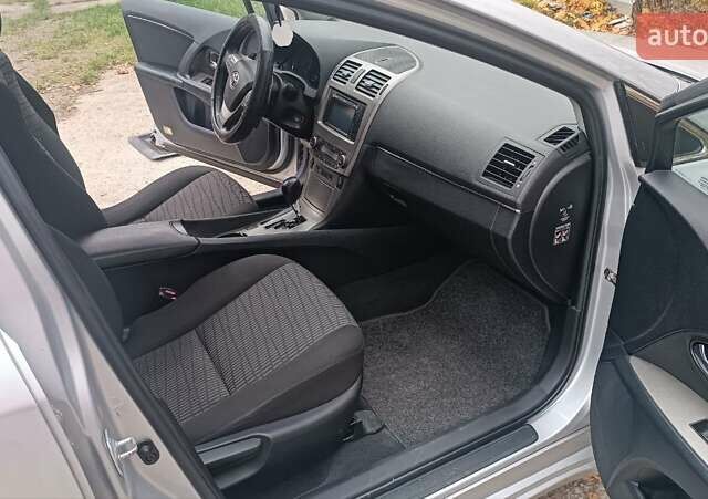 Серый Тойота Авенсис, объемом двигателя 2.23 л и пробегом 197 тыс. км за 8700 $, фото 4 на Automoto.ua