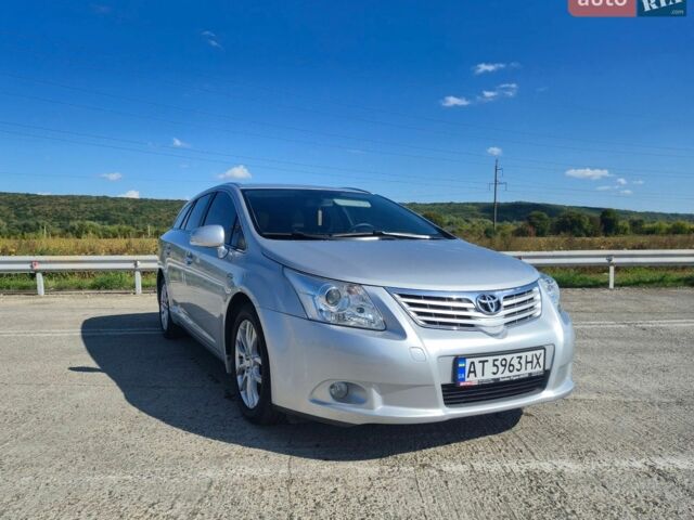 Серый Тойота Авенсис, объемом двигателя 2.2 л и пробегом 220 тыс. км за 10500 $, фото 4 на Automoto.ua