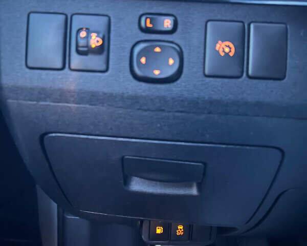 Сірий Тойота Авенсіс, об'ємом двигуна 2.23 л та пробігом 292 тис. км за 7500 $, фото 2 на Automoto.ua