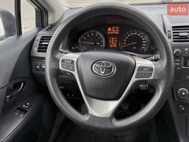 Серый Тойота Авенсис, объемом двигателя 1.6 л и пробегом 200 тыс. км за 8400 $, фото 22 на Automoto.ua