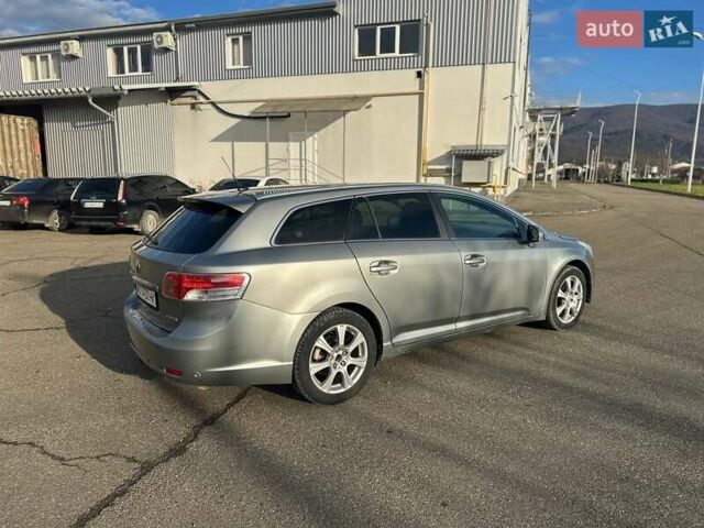 Серый Тойота Авенсис, объемом двигателя 2.2 л и пробегом 240 тыс. км за 6950 $, фото 9 на Automoto.ua