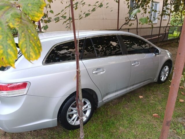 Сірий Тойота Авенсіс, об'ємом двигуна 2 л та пробігом 275 тис. км за 7800 $, фото 1 на Automoto.ua