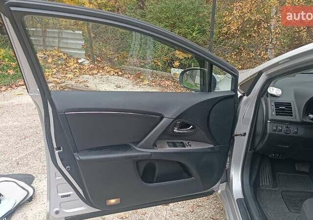 Серый Тойота Авенсис, объемом двигателя 2.23 л и пробегом 197 тыс. км за 8700 $, фото 13 на Automoto.ua