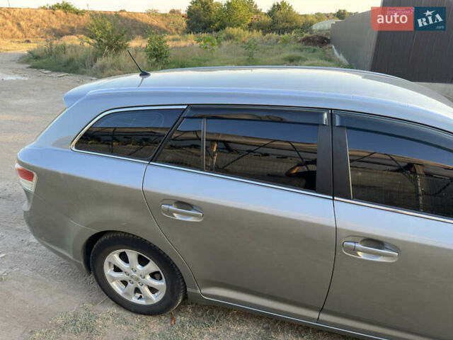 Серый Тойота Авенсис, объемом двигателя 2 л и пробегом 280 тыс. км за 8950 $, фото 3 на Automoto.ua