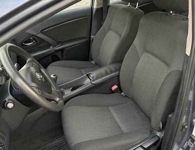 Серый Тойота Авенсис, объемом двигателя 1.6 л и пробегом 200 тыс. км за 8400 $, фото 21 на Automoto.ua