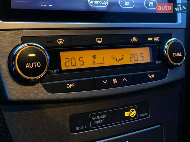 Серый Тойота Авенсис, объемом двигателя 1.99 л и пробегом 200 тыс. км за 9490 $, фото 35 на Automoto.ua