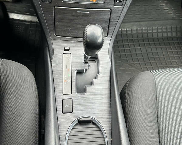 Серый Тойота Авенсис, объемом двигателя 2.23 л и пробегом 244 тыс. км за 8900 $, фото 14 на Automoto.ua