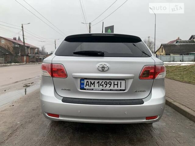 Серый Тойота Авенсис, объемом двигателя 2.2 л и пробегом 245 тыс. км за 9200 $, фото 2 на Automoto.ua