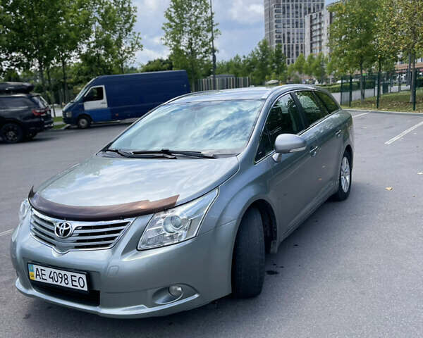 Серый Тойота Авенсис, объемом двигателя 1.8 л и пробегом 271 тыс. км за 10800 $, фото 4 на Automoto.ua