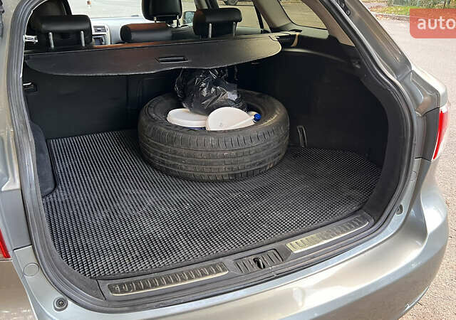 Сірий Тойота Авенсіс, об'ємом двигуна 2 л та пробігом 315 тис. км за 10500 $, фото 12 на Automoto.ua