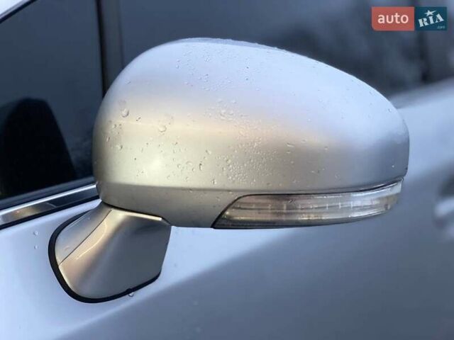 Серый Тойота Авенсис, объемом двигателя 1.99 л и пробегом 200 тыс. км за 9490 $, фото 16 на Automoto.ua