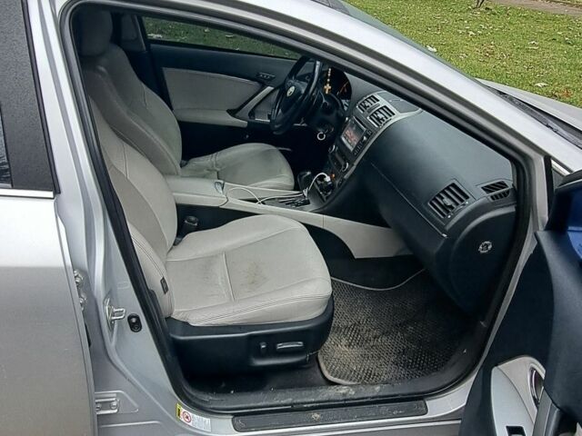 Серый Тойота Авенсис, объемом двигателя 2.2 л и пробегом 290 тыс. км за 4800 $, фото 7 на Automoto.ua