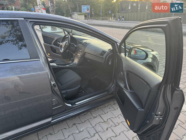 Серый Тойота Авенсис, объемом двигателя 2.23 л и пробегом 364 тыс. км за 8000 $, фото 7 на Automoto.ua