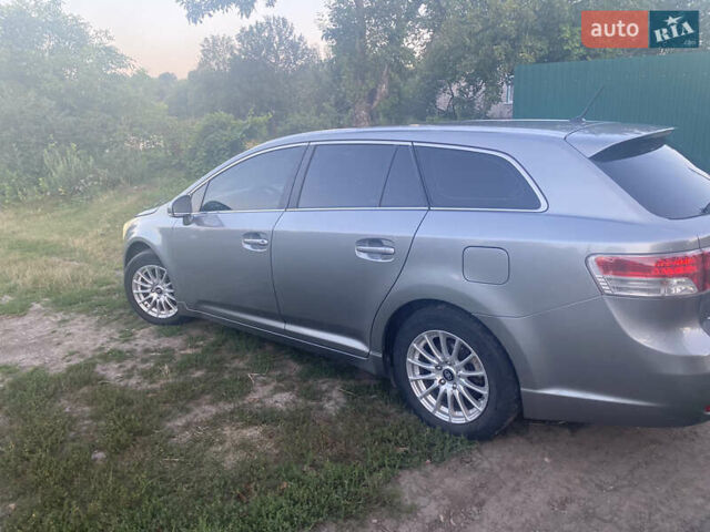 Серый Тойота Авенсис, объемом двигателя 2 л и пробегом 290 тыс. км за 9300 $, фото 4 на Automoto.ua