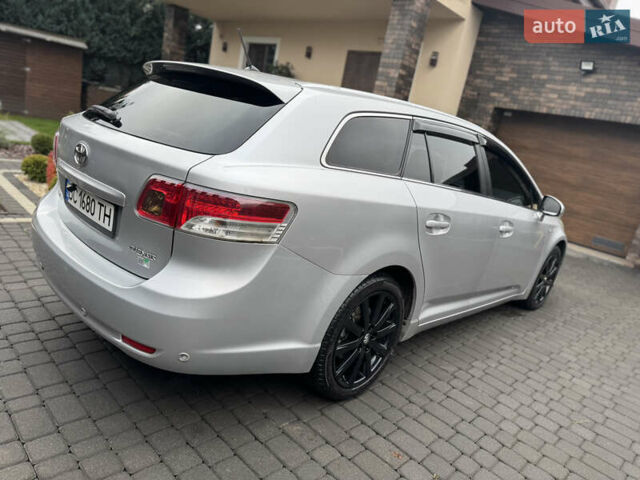 Серый Тойота Авенсис, объемом двигателя 2.2 л и пробегом 243 тыс. км за 9400 $, фото 4 на Automoto.ua