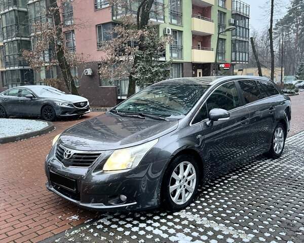 Серый Тойота Авенсис, объемом двигателя 2.2 л и пробегом 275 тыс. км за 8600 $, фото 8 на Automoto.ua