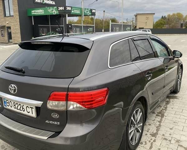 Серый Тойота Авенсис, объемом двигателя 2 л и пробегом 258 тыс. км за 9700 $, фото 4 на Automoto.ua
