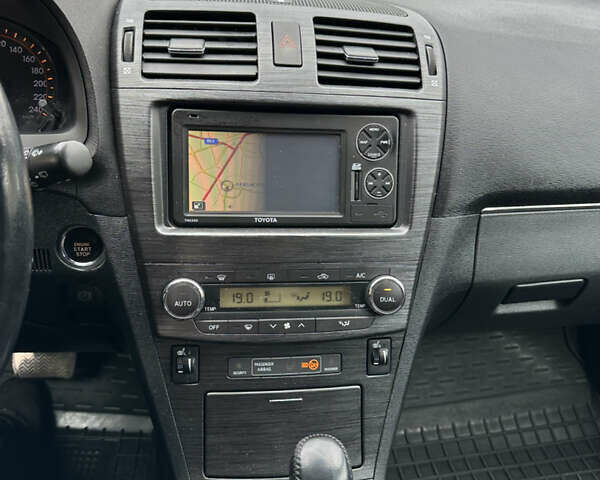 Серый Тойота Авенсис, объемом двигателя 2.23 л и пробегом 244 тыс. км за 8900 $, фото 13 на Automoto.ua