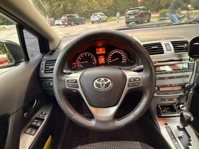 Тойота Авенсіс 2011 у Харкові на Automoto.ua Сірий Тойота Авенсіс, об'ємом двигуна 1.8 л та пробігом 213 тис. км за 7400 $, фото 1 на Automoto.ua