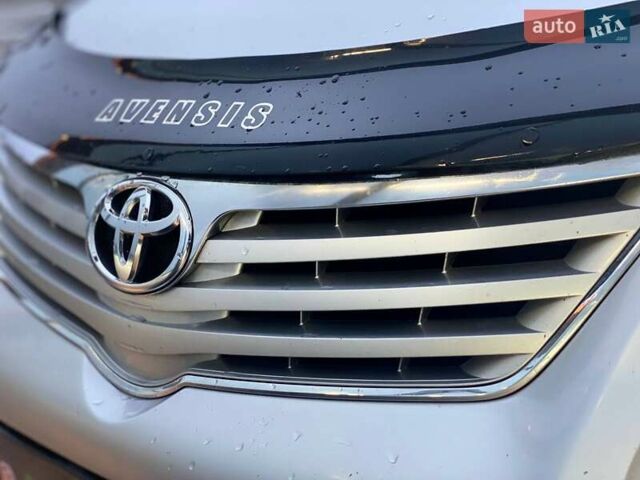 Серый Тойота Авенсис, объемом двигателя 1.99 л и пробегом 200 тыс. км за 9490 $, фото 18 на Automoto.ua