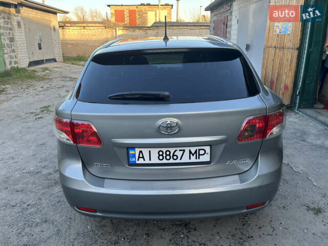 Серый Тойота Авенсис, объемом двигателя 2 л и пробегом 247 тыс. км за 9700 $, фото 3 на Automoto.ua