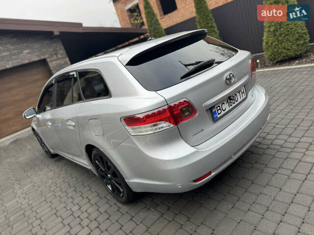 Серый Тойота Авенсис, объемом двигателя 2.2 л и пробегом 243 тыс. км за 9400 $, фото 5 на Automoto.ua