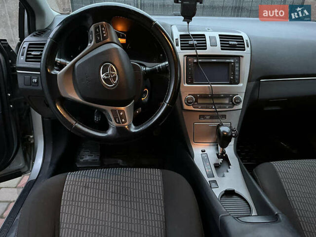 Сірий Тойота Авенсіс, об'ємом двигуна 1.8 л та пробігом 188 тис. км за 8900 $, фото 19 на Automoto.ua