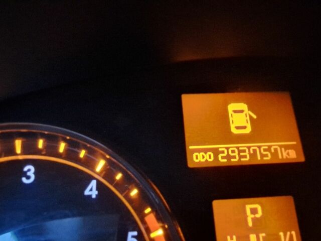 Серый Тойота Авенсис, объемом двигателя 2.2 л и пробегом 290 тыс. км за 4800 $, фото 4 на Automoto.ua