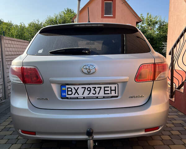 Серый Тойота Авенсис, объемом двигателя 2.2 л и пробегом 233 тыс. км за 8990 $, фото 4 на Automoto.ua