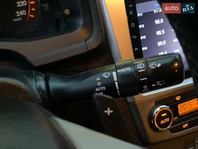 Серый Тойота Авенсис, объемом двигателя 1.99 л и пробегом 200 тыс. км за 9490 $, фото 28 на Automoto.ua