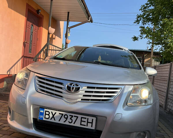 Серый Тойота Авенсис, объемом двигателя 2.2 л и пробегом 233 тыс. км за 8990 $, фото 1 на Automoto.ua