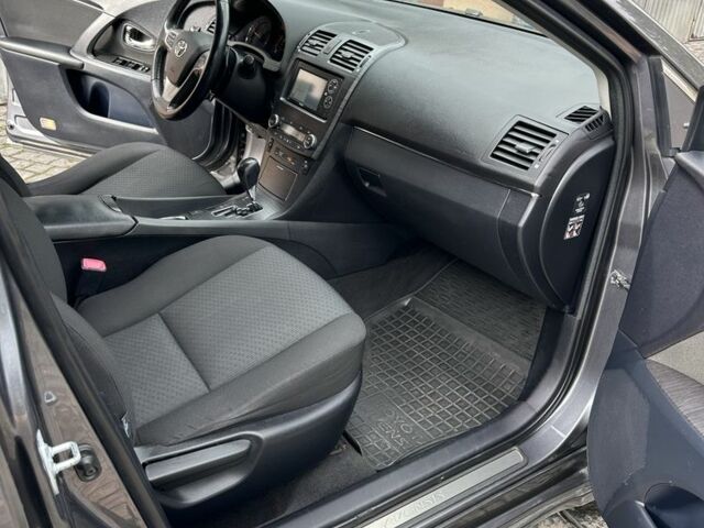 Сірий Тойота Авенсіс, об'ємом двигуна 2.2 л та пробігом 244 тис. км за 8750 $, фото 19 на Automoto.ua