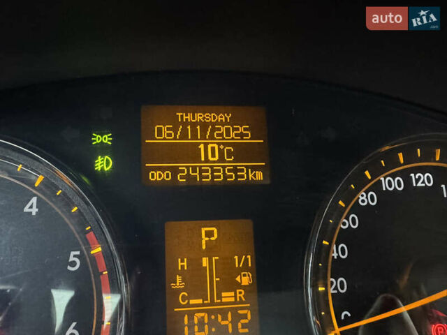 Серый Тойота Авенсис, объемом двигателя 2.2 л и пробегом 243 тыс. км за 9400 $, фото 14 на Automoto.ua